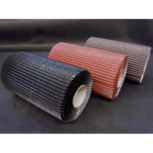 Raccordo autoadesivo per tetti – Alternativa a piombo, rame e zinco