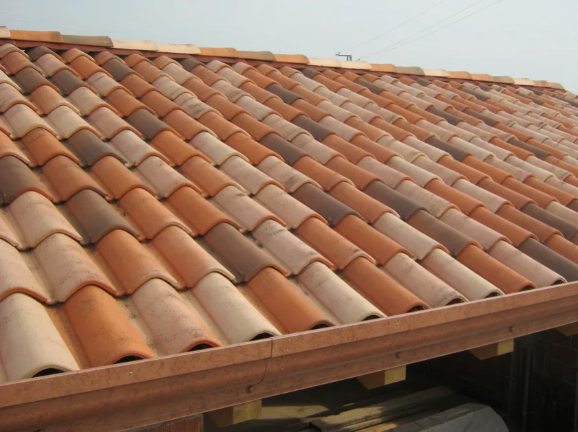Tegola Portoghese San Marco: tradizione, colore e design per il tuo tetto